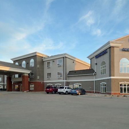 Hotel Ramada By Wyndham Weyburn Extérieur photo