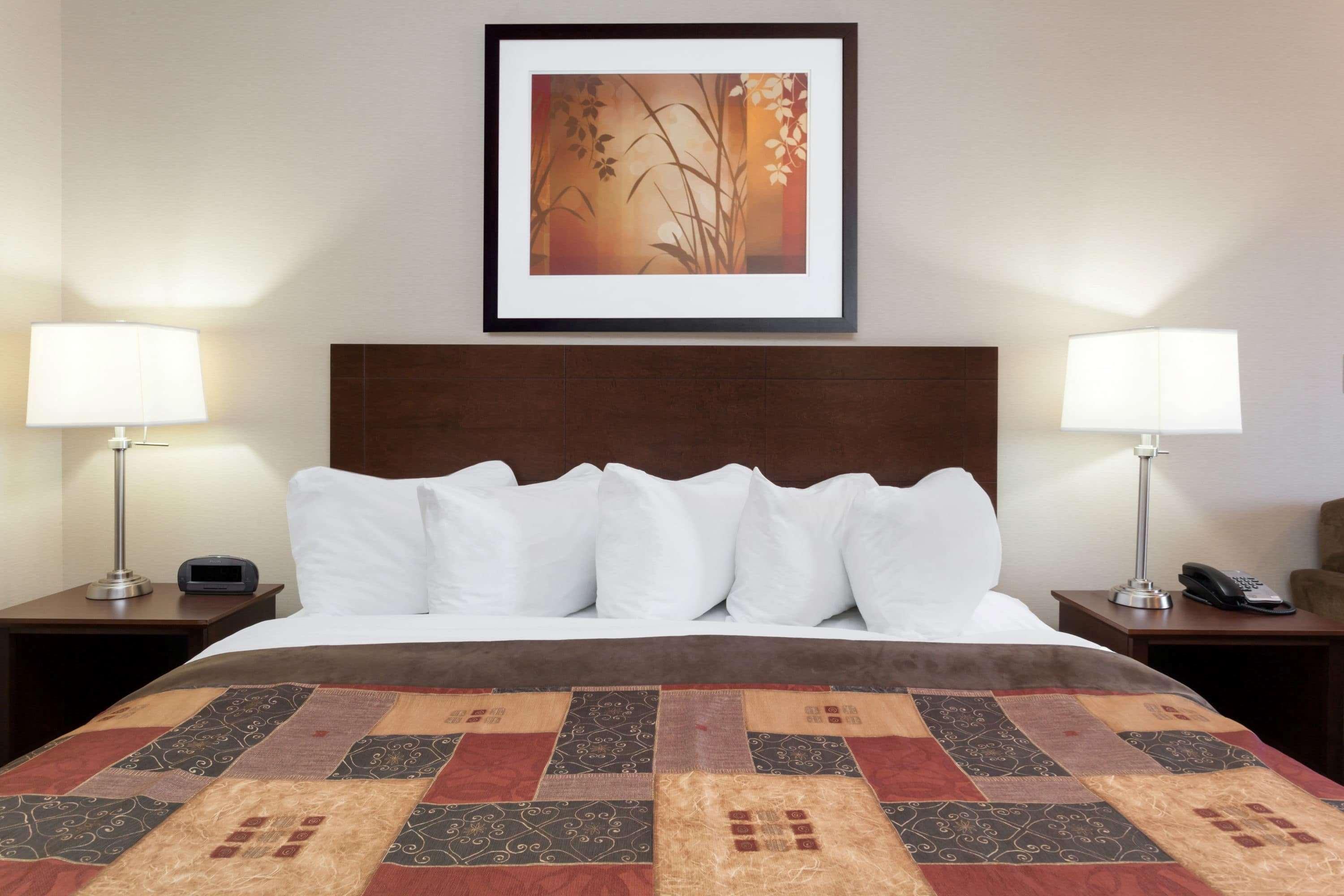 Hotel Ramada By Wyndham Weyburn Extérieur photo